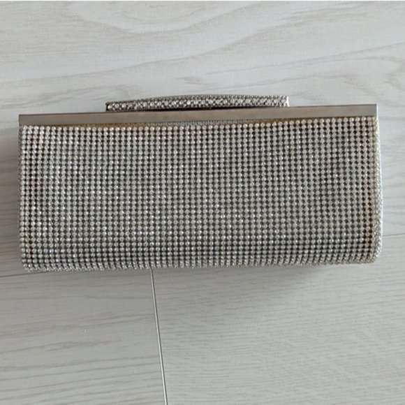 Brand New Top Clasp Silver Crystal Clutch with 2 chain options - Picture 2 of 5